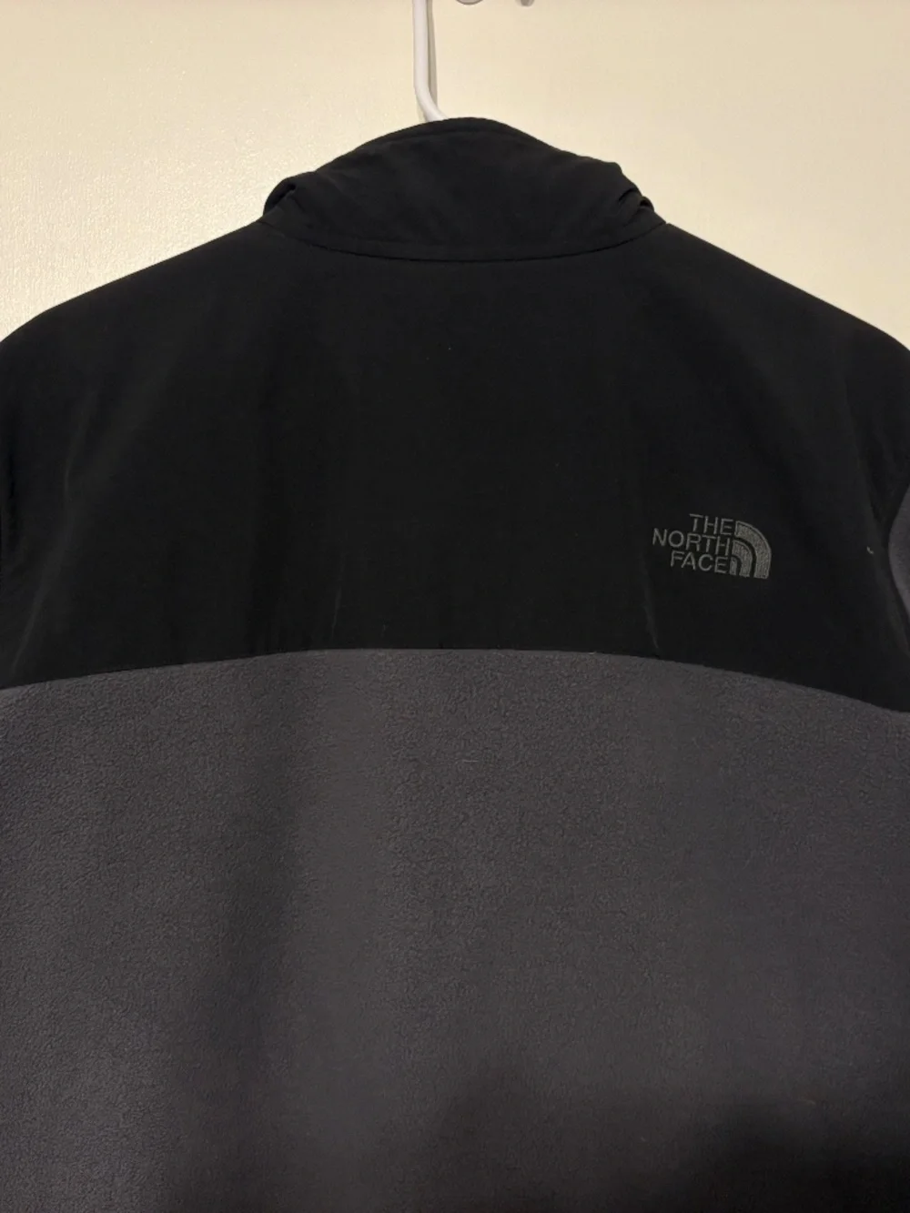 The North Face Mens 300-Weight Tundra Full-Zip 2 Fleece Jacket L Gray/Black Logo